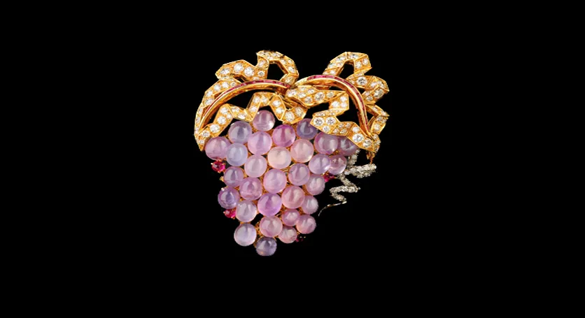 Брошь с звездчатыми рубинами